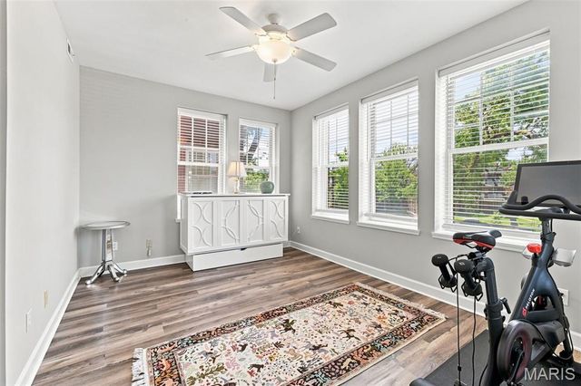 5885 Nina Place 2E, St Louis, MO 63112