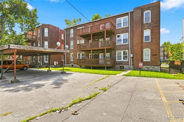 5885 Nina Place 2E, St Louis, MO 63112