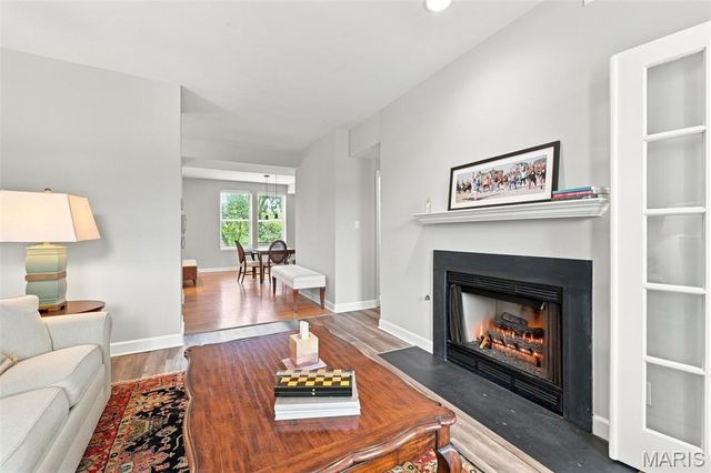 5885 Nina Place 2E, St Louis, MO 63112