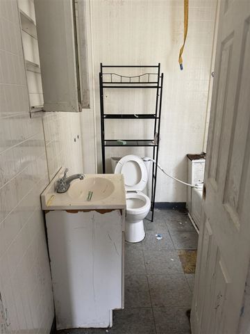 1101 W Rankin Street, Flint, MI 48504