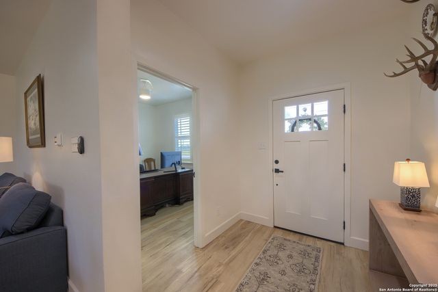 806 34th St, Hondo, TX 78861
