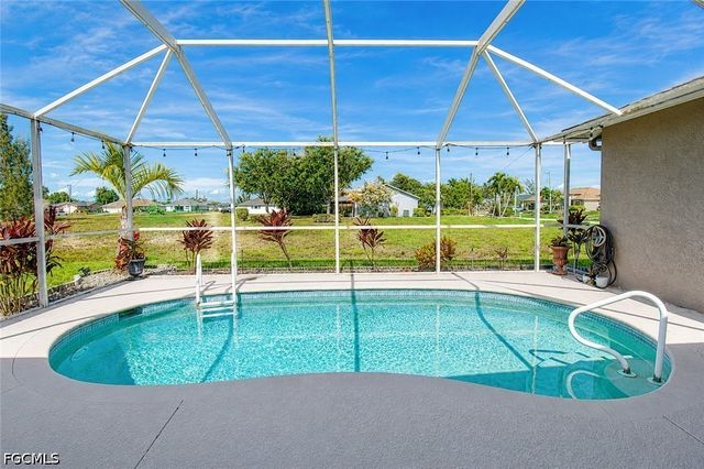 1215 SW 31st TER, Cape Coral, FL 33914