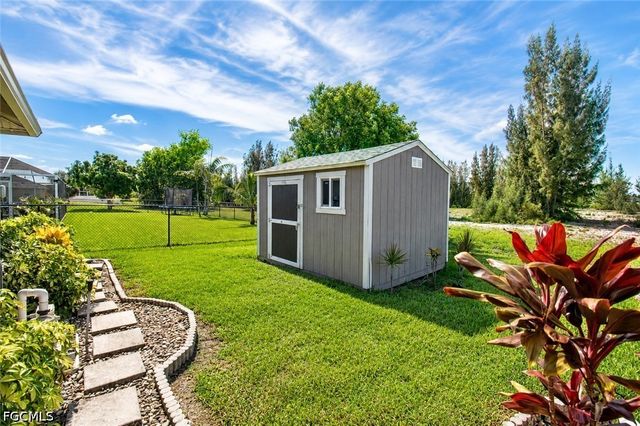 1215 SW 31st TER, Cape Coral, FL 33914