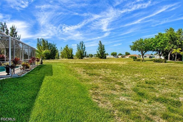 1215 SW 31st TER, Cape Coral, FL 33914