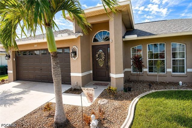 1215 SW 31st TER, Cape Coral, FL 33914