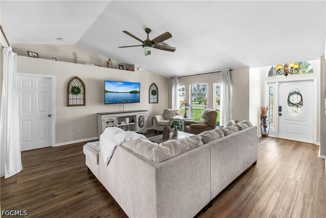 1215 SW 31st TER, Cape Coral, FL 33914