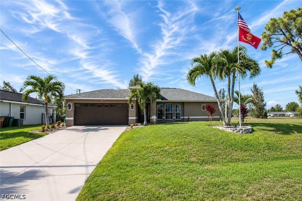 1215 SW 31st TER, Cape Coral, FL 33914