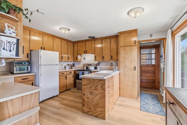 260 Holly Court, Prairie Du Sac, WI 53578
