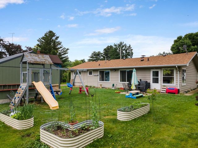 260 Holly Court, Prairie Du Sac, WI 53578