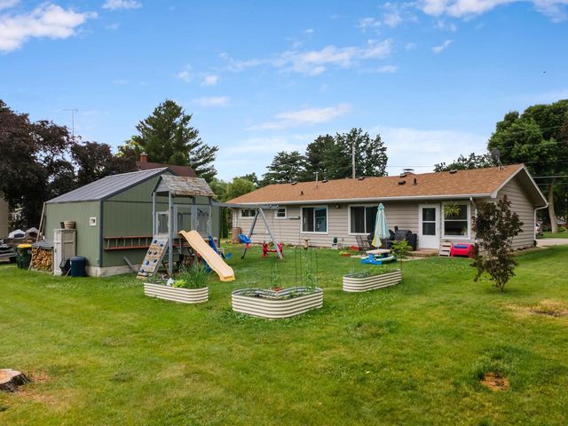 260 Holly Court, Prairie Du Sac, WI 53578