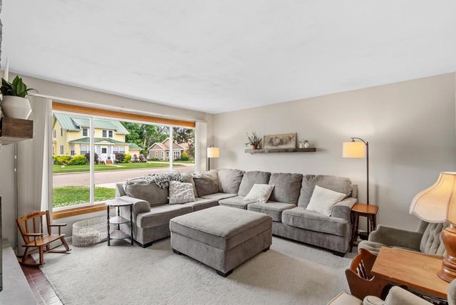 260 Holly Court, Prairie Du Sac, WI 53578