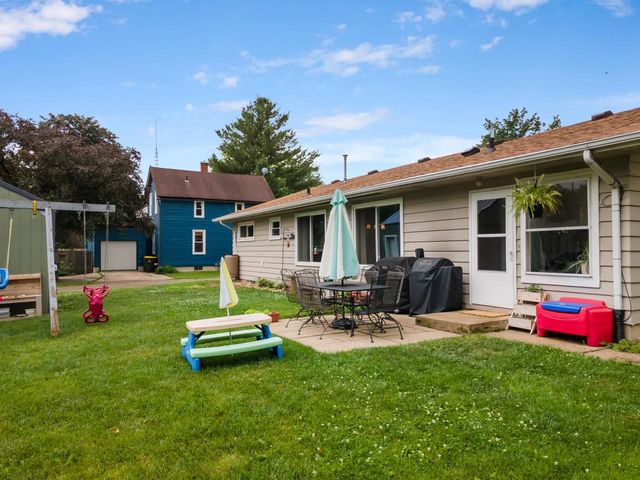 260 Holly Court, Prairie Du Sac, WI 53578