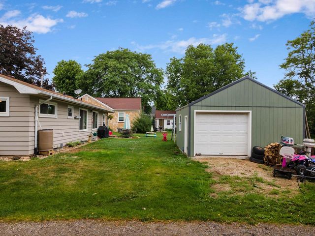 260 Holly Court, Prairie Du Sac, WI 53578