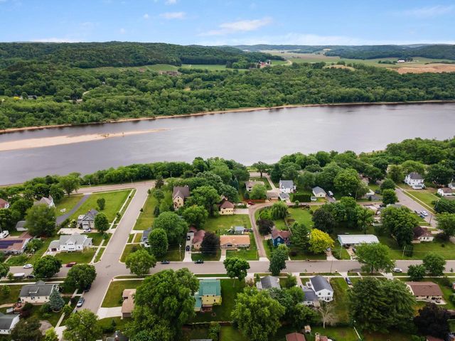 260 Holly Court, Prairie Du Sac, WI 53578
