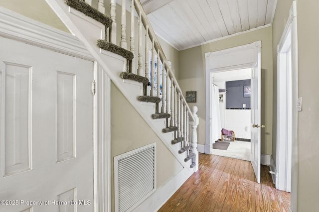 117 S Brooksville Avenue, Brooksville, FL 34601