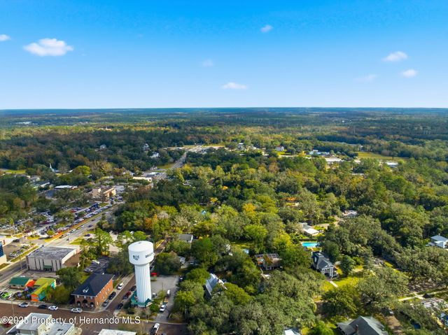 117 S Brooksville Avenue, Brooksville, FL 34601