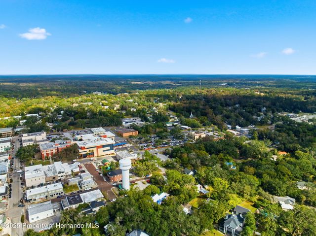 117 S Brooksville Avenue, Brooksville, FL 34601