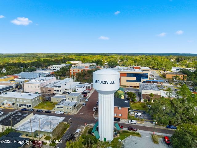 117 S Brooksville Avenue, Brooksville, FL 34601