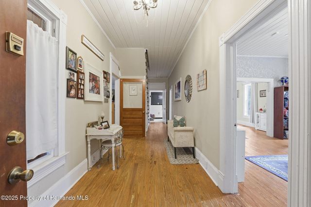 117 S Brooksville Avenue, Brooksville, FL 34601