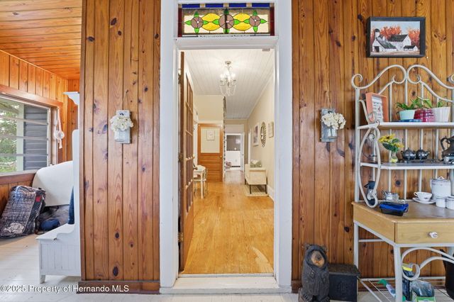 117 S Brooksville Avenue, Brooksville, FL 34601