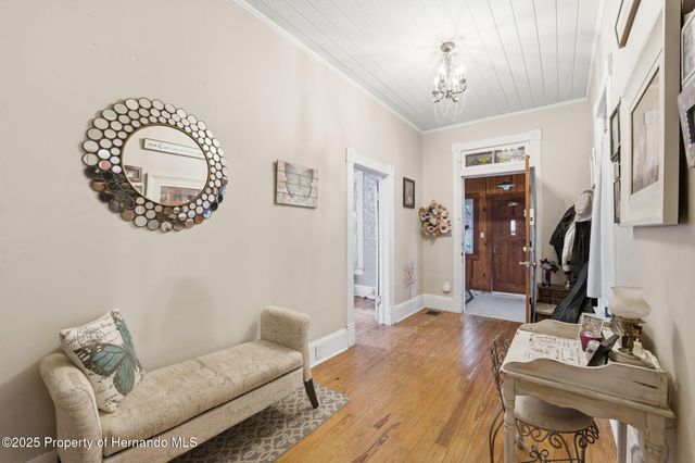 117 S Brooksville Avenue, Brooksville, FL 34601