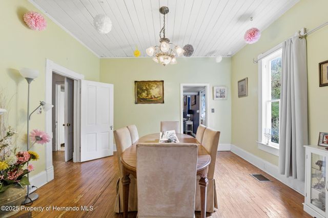 117 S Brooksville Avenue, Brooksville, FL 34601