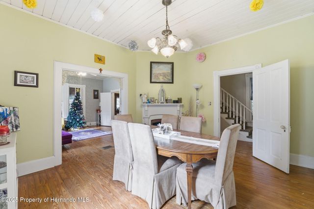 117 S Brooksville Avenue, Brooksville, FL 34601