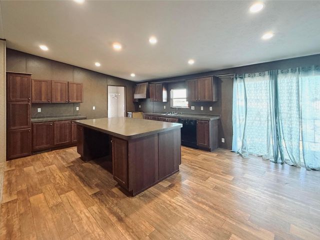 6012 Jeffrey Lane, Dumas, TX 79029