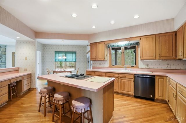 575 Miami Bluff Court, Miami Twp, OH 45140