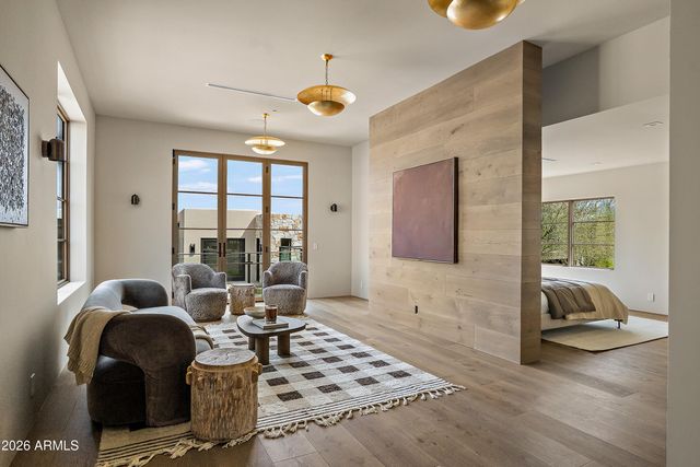 5709 N HARDING Drive, Paradise Valley, AZ 85253