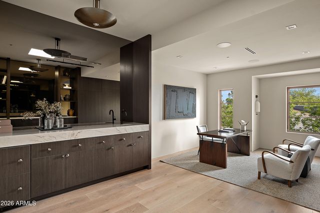 5709 N HARDING Drive, Paradise Valley, AZ 85253