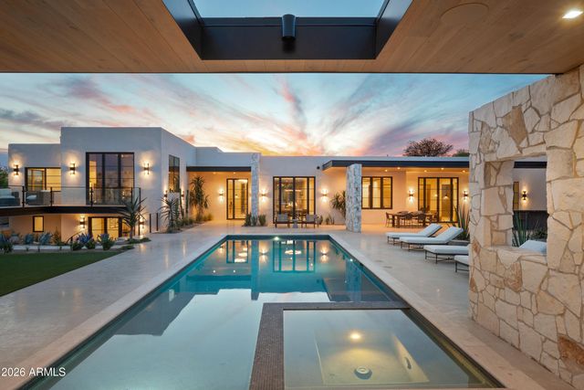 5709 N HARDING Drive, Paradise Valley, AZ 85253