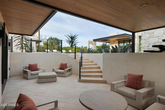 5709 N HARDING Drive, Paradise Valley, AZ 85253
