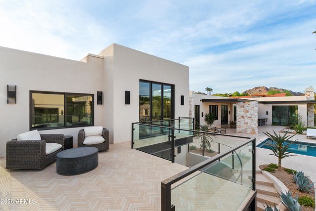 5709 N HARDING Drive, Paradise Valley, AZ 85253
