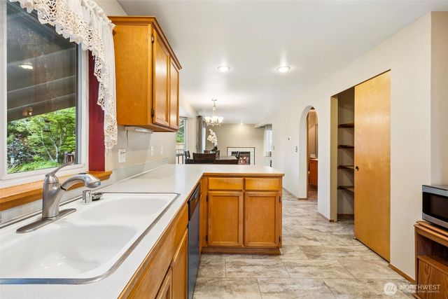 2310 20th Street SE, Puyallup, WA 98374