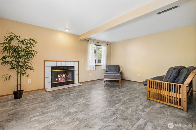 2310 20th Street SE, Puyallup, WA 98374