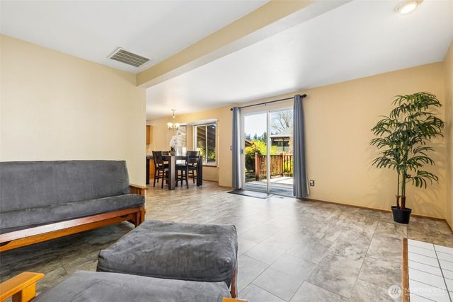 2310 20th Street SE, Puyallup, WA 98374