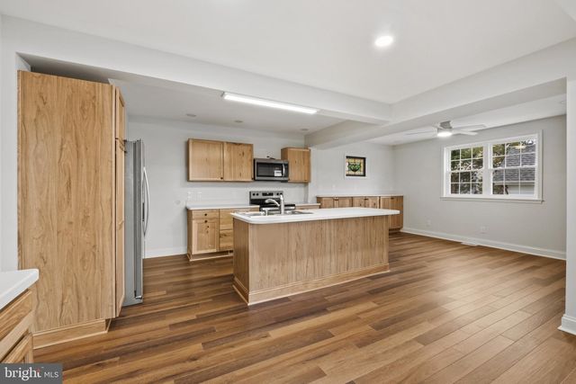 300 MAIN ST, Sharptown, MD 21861