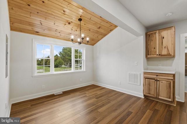 300 MAIN ST, Sharptown, MD 21861