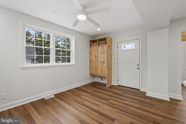 300 MAIN ST, Sharptown, MD 21861