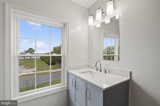 300 MAIN ST, Sharptown, MD 21861