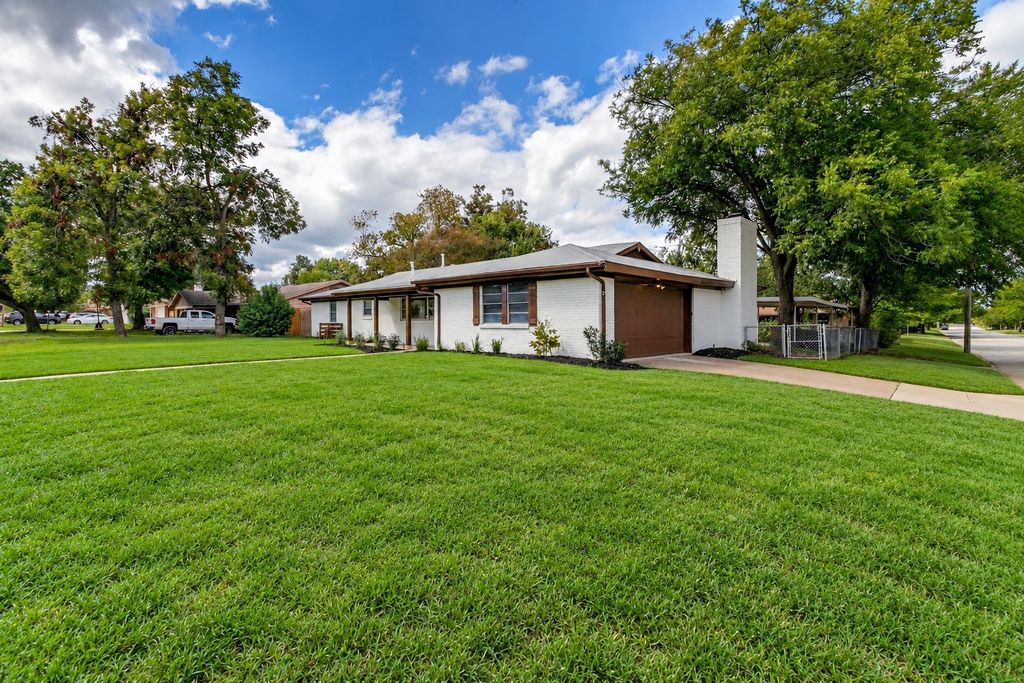 5800 Waltham Avenue, Fort Worth, TX 76133 — photo 2
