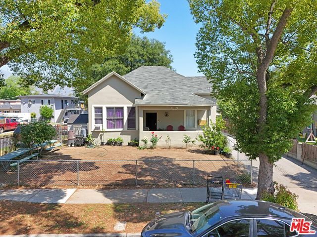 826 N Summit Avenue, Pasadena, CA 91103