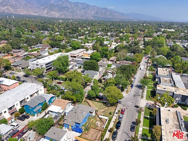 826 N Summit Avenue, Pasadena, CA 91103