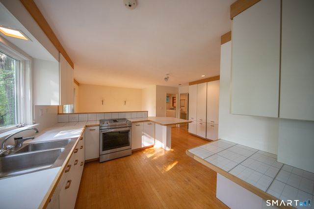 45 Trumbull Road, Waterford, CT 06385