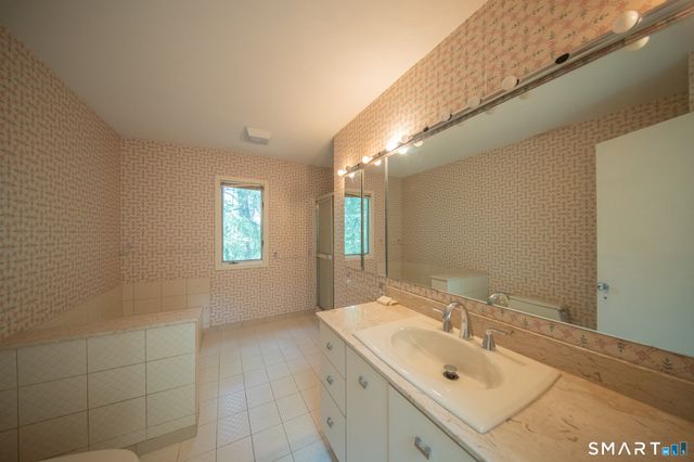 45 Trumbull Road, Waterford, CT 06385