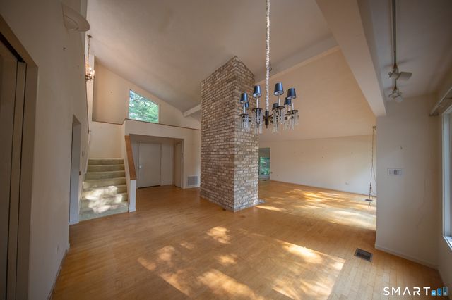 45 Trumbull Road, Waterford, CT 06385