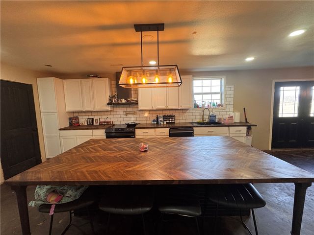 301 & 491 Madison 8520, Huntsville, AR 72740