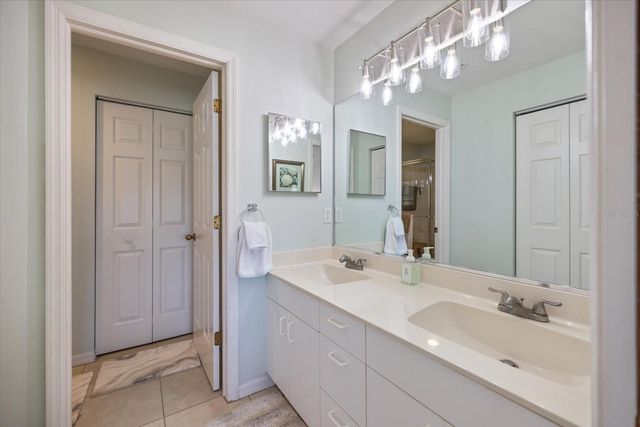 801 MONTROSE DRIVE 202, Venice, FL 34293