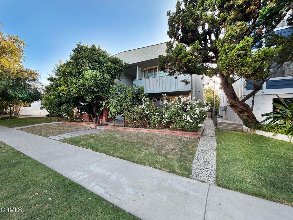 4227 Whitsett Avenue, Los Angeles, CA 91604 — exterior